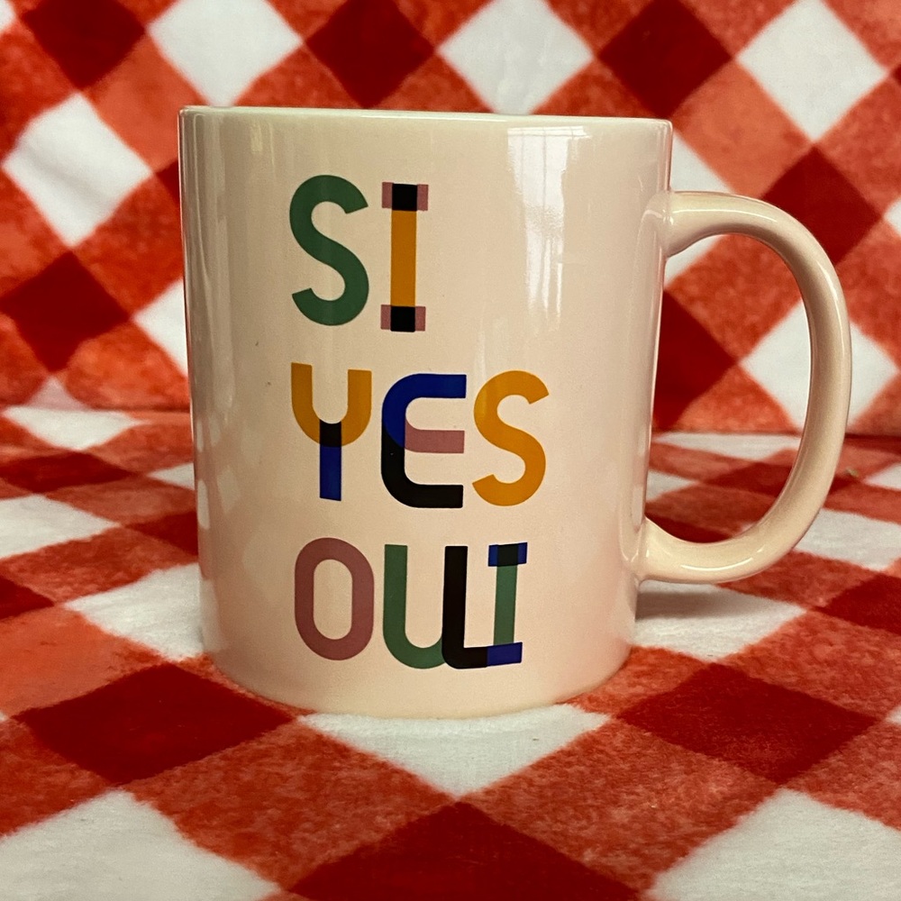 Si Yes Oui Mug